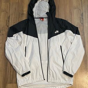 NIKE WINDBREAKER